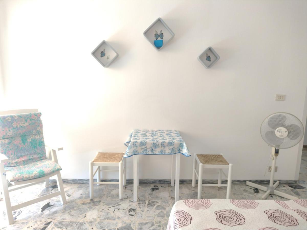 Апартаменты Casa Fronte Mare Вентимилья Экстерьер фото