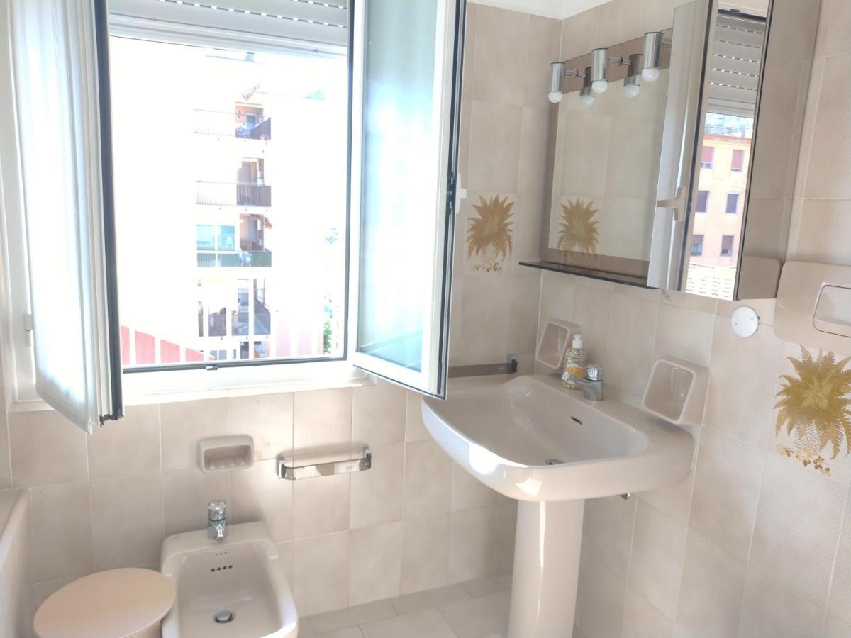 Апартаменты Casa Fronte Mare Вентимилья Экстерьер фото
