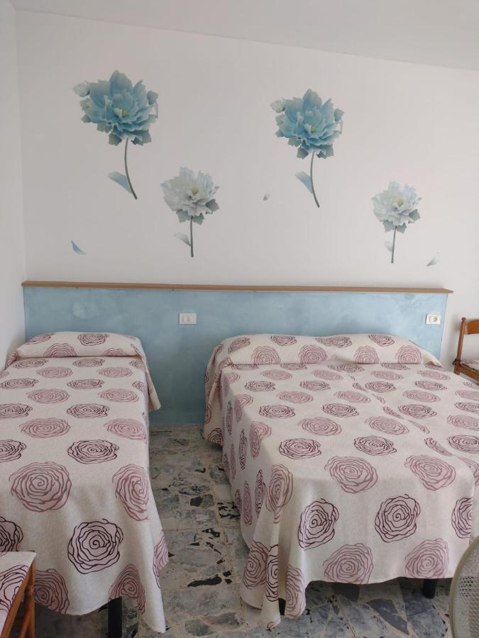 Апартаменты Casa Fronte Mare Вентимилья Экстерьер фото